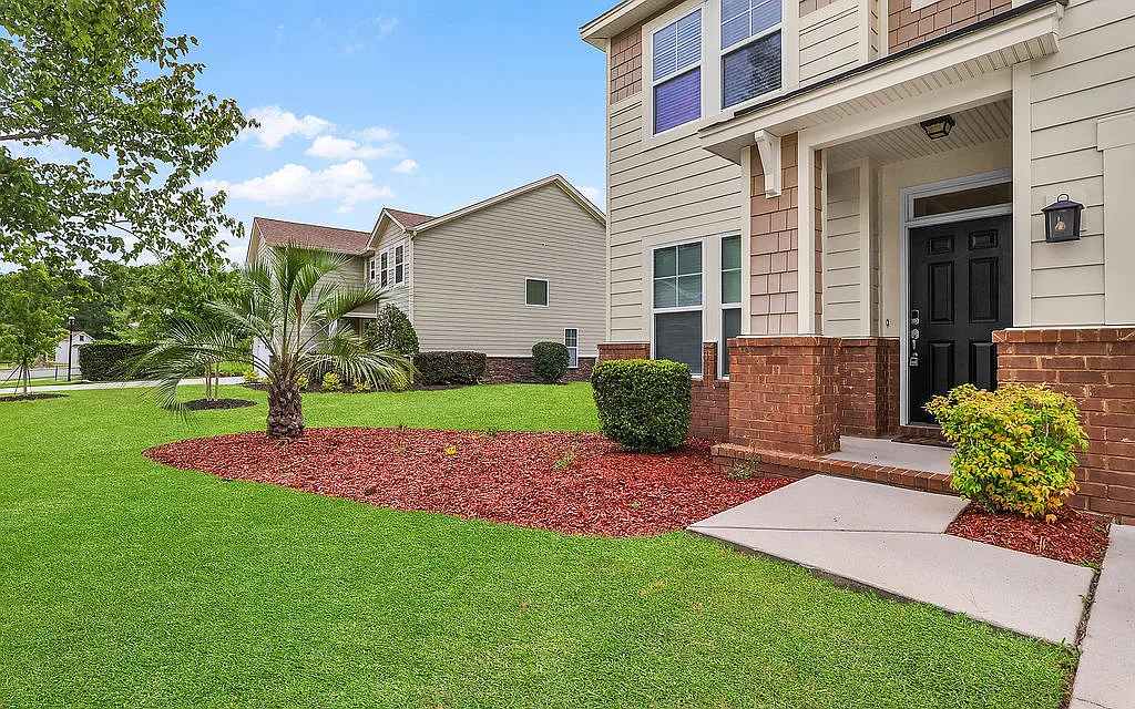 4 bed, 3.5 bath, 2878 sqft, $2,600 — Photo 4