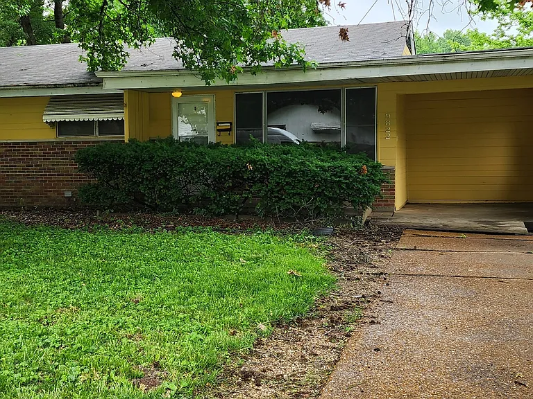 9822 Portage Dr — Photo 1
