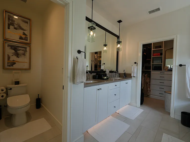 145 Plum Lily — Photo 13