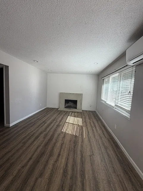 2 bed, 700 sqft, $2,195 — Photo 3