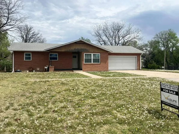 334 S 3rd St, Osborne, KS 67473