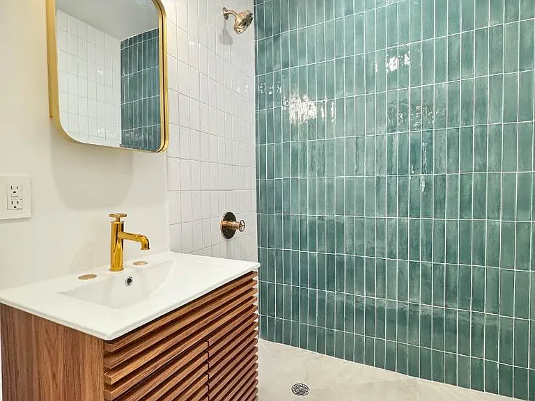 16 Howard Ave #2A — Photo 10