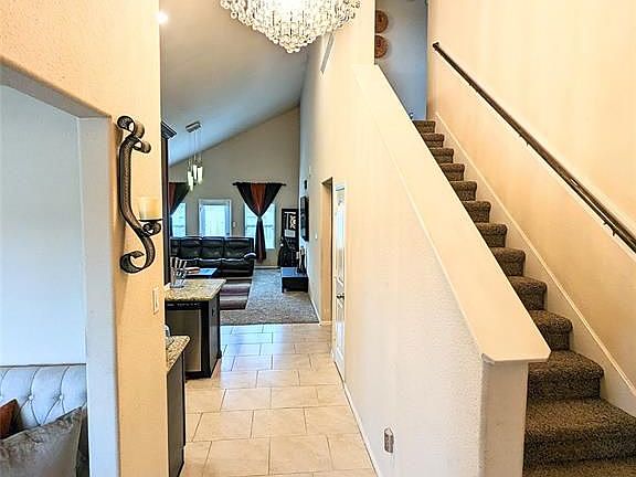 4th image of 3007 Village Creek Dr