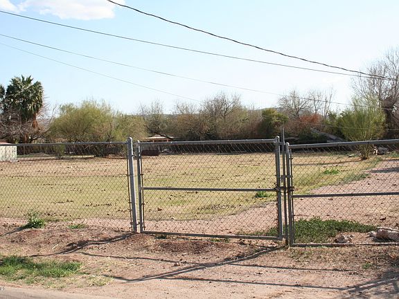 2nd image of 725 W Tamarisk Street