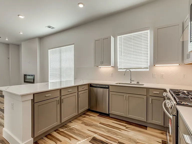 2540 NW 132nd Pl — Photo 9