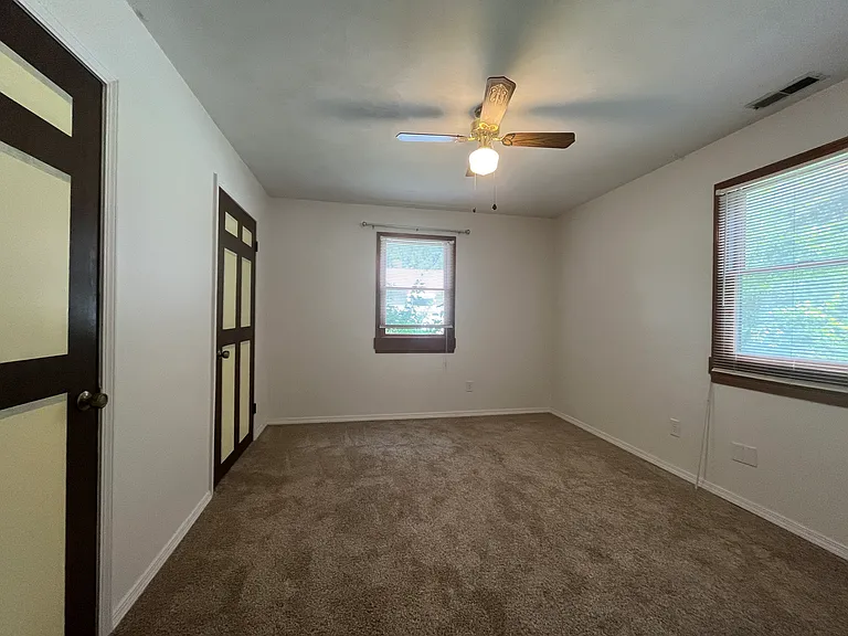 308 Salem St — Photo 18