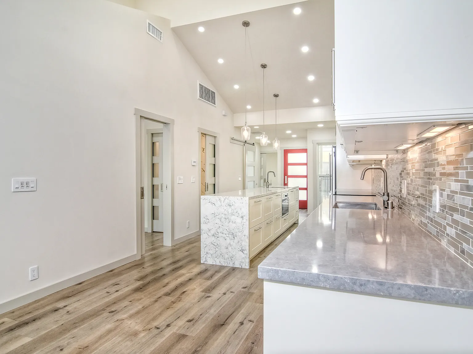 2 bed, 1127 sqft, $3,300 — Photo 2