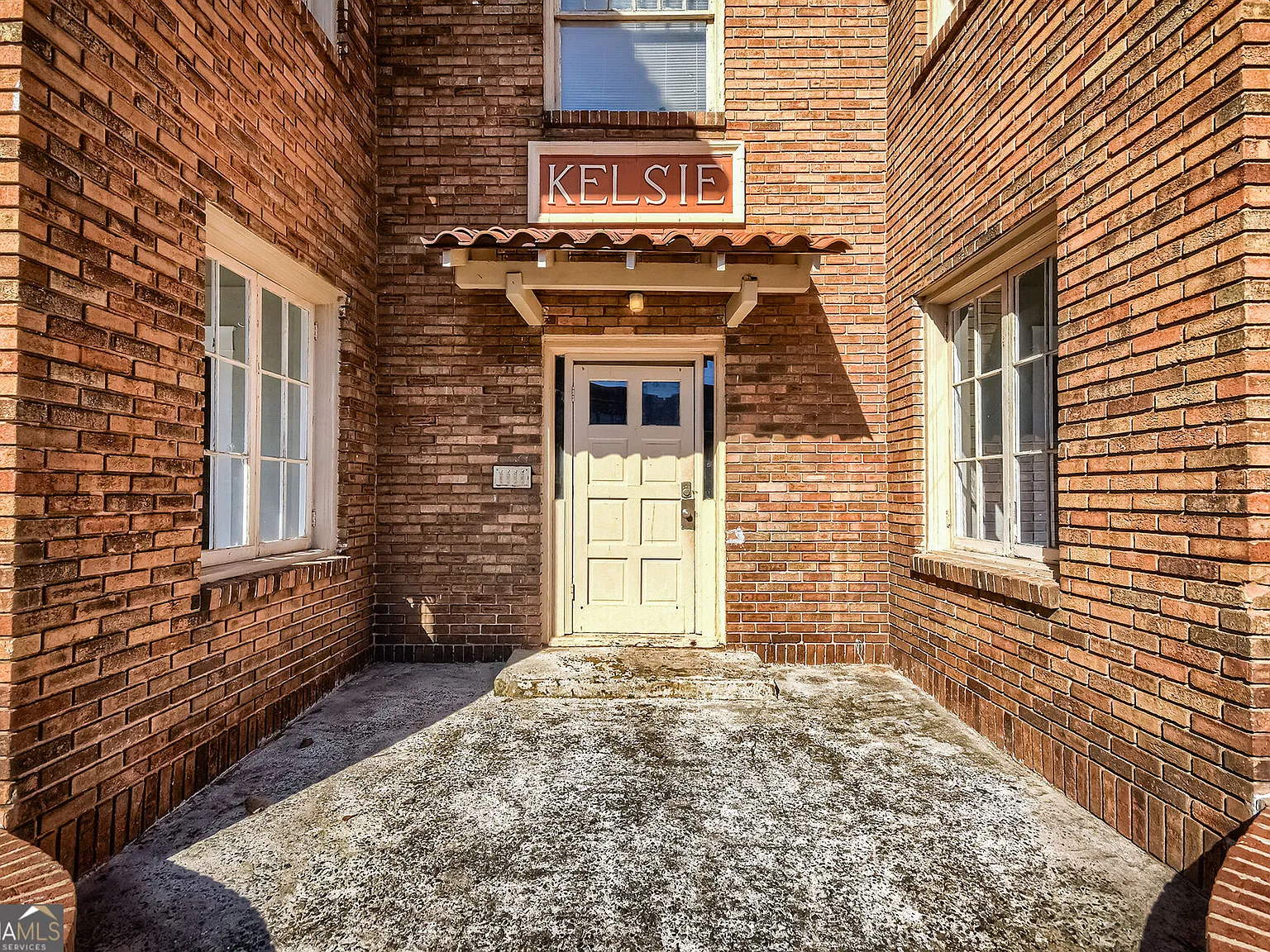 2 bed, 1.0 bath, $1,400 — Photo 3