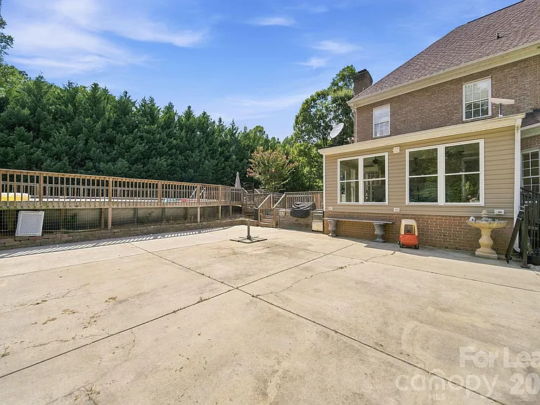 7107 Nesbit Rd — Photo 40