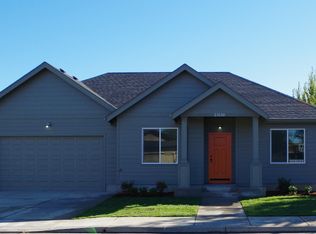 1515 Red Hills Pl, Cottage Grove, OR 97424