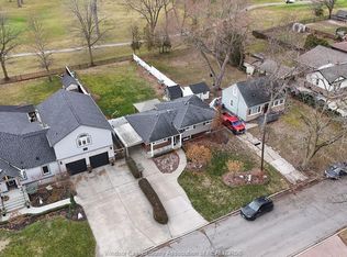 4113 Roseland Dr E, Windsor, ON N9G 1Y5