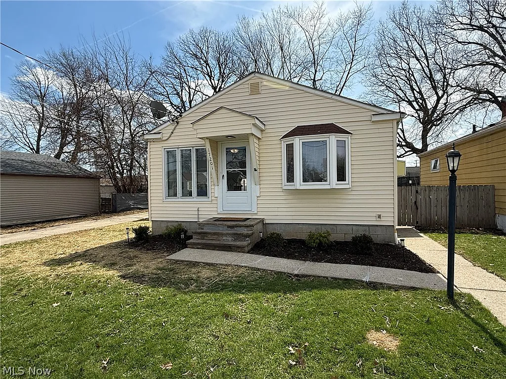 17201 Martha Rd photo 1