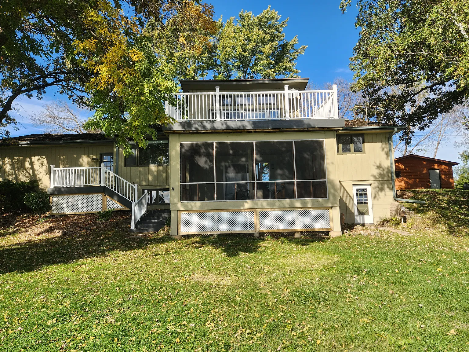 3 bed, 2.5 bath, 2600 sqft, $3,200 — Photo 4