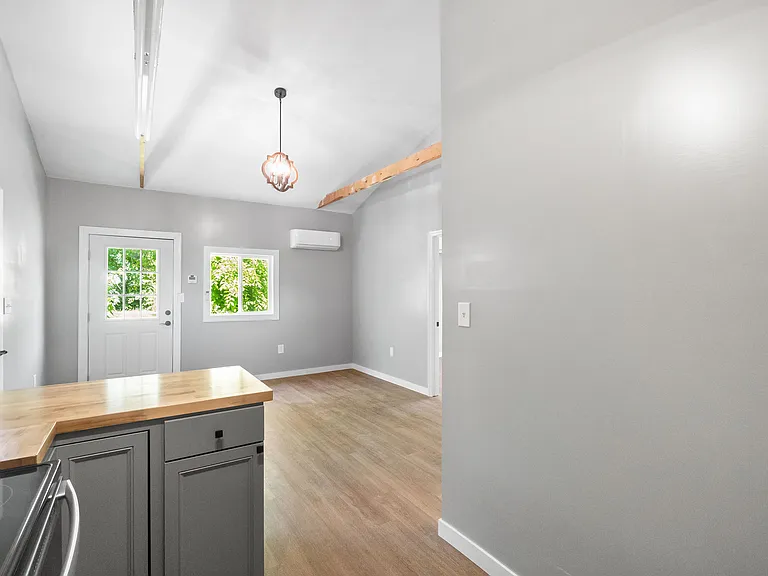 478 Thompkins Ln #B — Photo 12