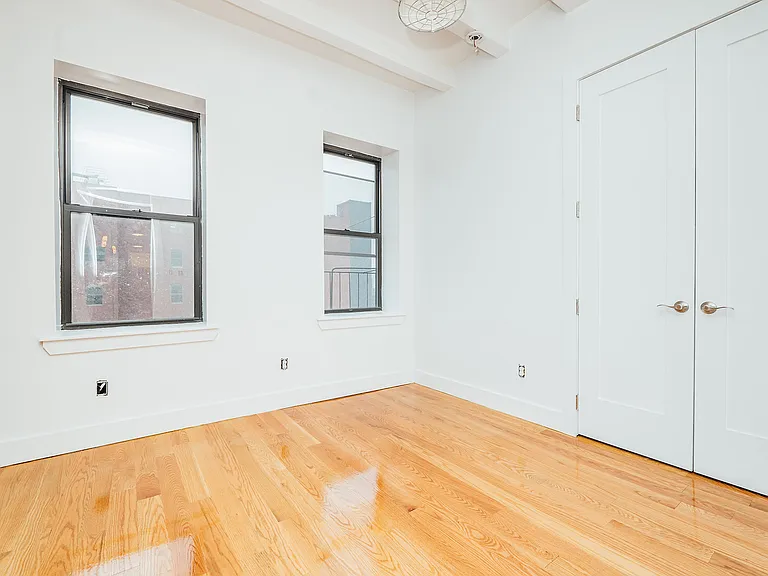 13 Humboldt St #4L — Photo 2