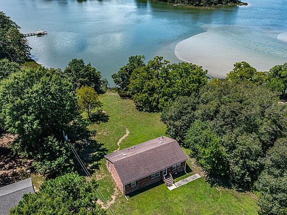 2nd image of 415 White Sand Dr