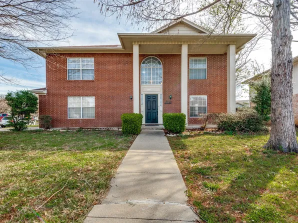 8720 Wind River Dr, Fort Worth, TX 76179