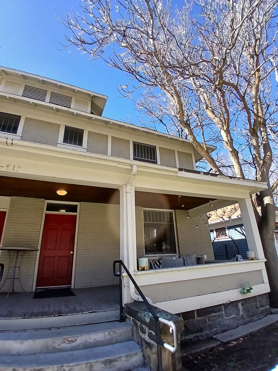 Building Photo - 805 W Hays St #809