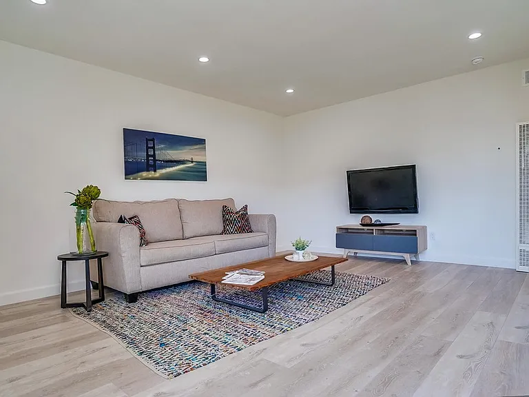 1512 Sherman Pl — Photo 9