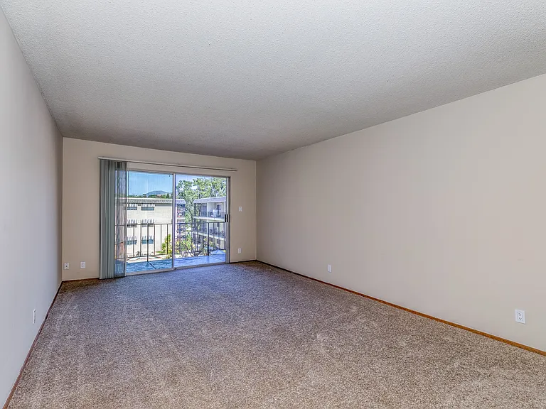 Quail Hill Apartments — Photo 11