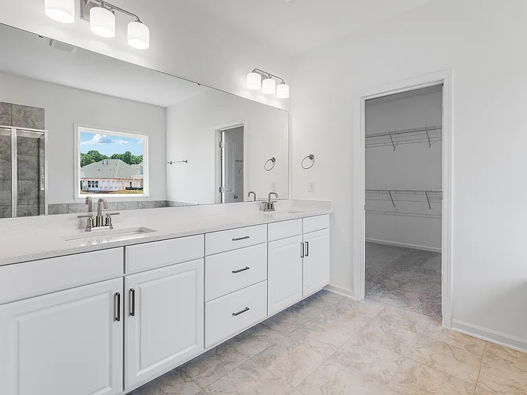 136 Glenn Dr — Photo 24
