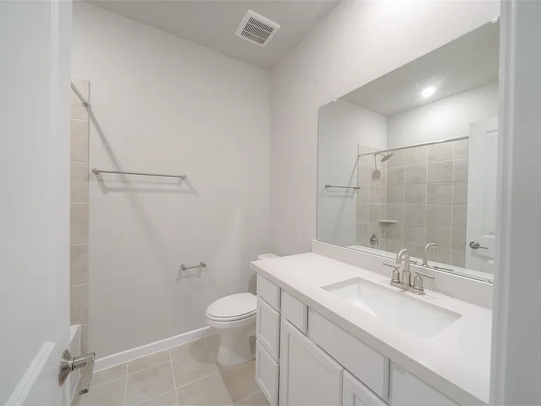 21859 Fitzroy Manor Ln — Photo 12