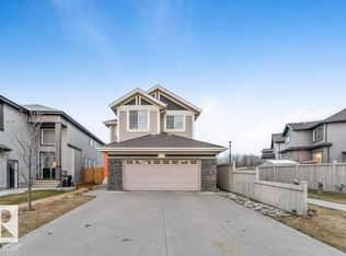 3683 8th St NW, Edmonton, AB T6T0S3