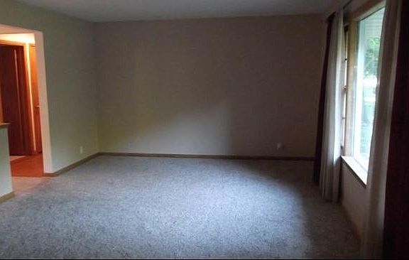 2nd image of 5937 N Sidney Pl