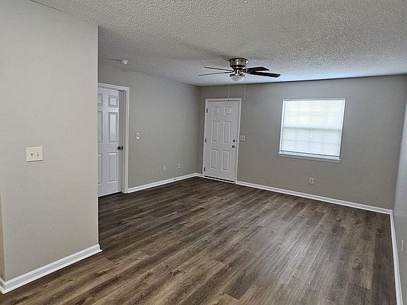 2nd image of 1806B Woods Ln #0