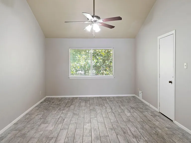 206 Waters Edge — Photo 17
