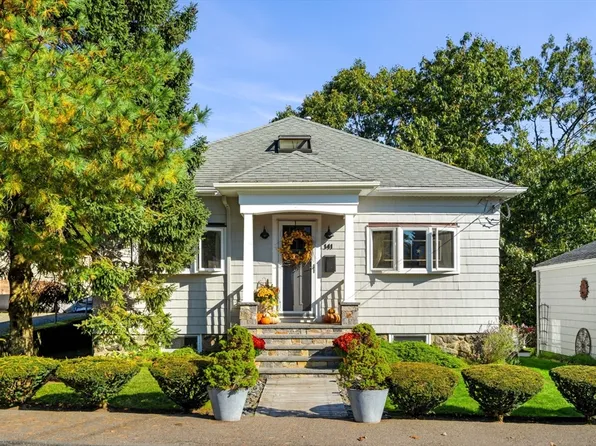 141 Foster Rd, Swampscott, MA 01907