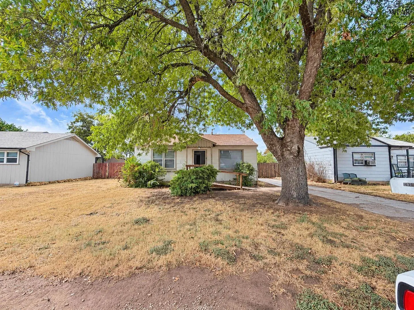 2 bed, 1.0 bath, 768 sqft, $1,025 — Photo 2