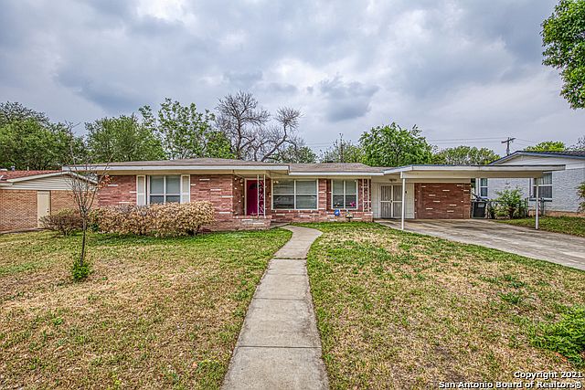 1st image of 118 Rolling Green Dr