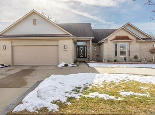 25621 Timber Creek Ln W, Flat Rock, MI 48134
