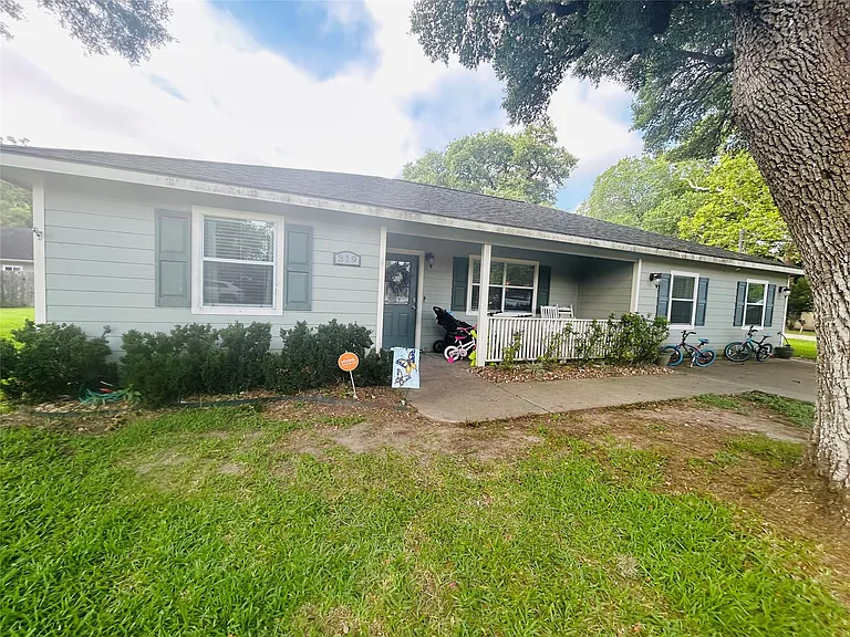 319 Jones St — Photo 1