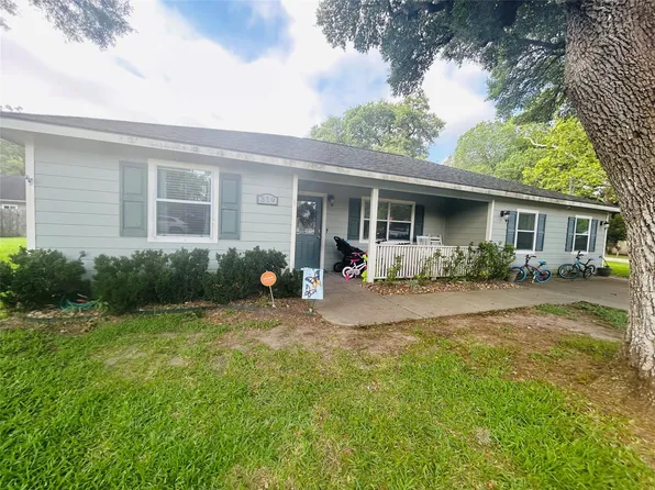 319 Jones St, Columbus, TX 78934