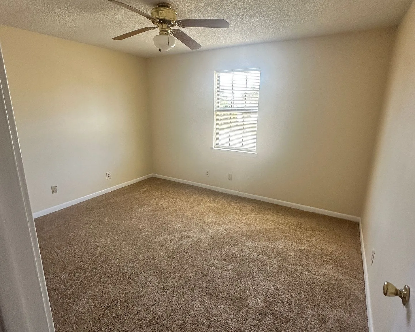 Chimney Creek Apartments — Photo 4
