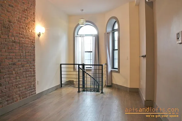 Rented by aptsandlofts.com | media 7
