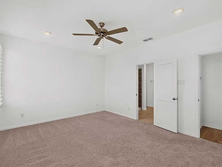 114 Drovers Dr — Photo 16