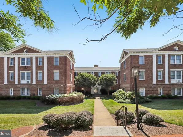 906 S Washington St APT 207, Alexandria, VA 22314