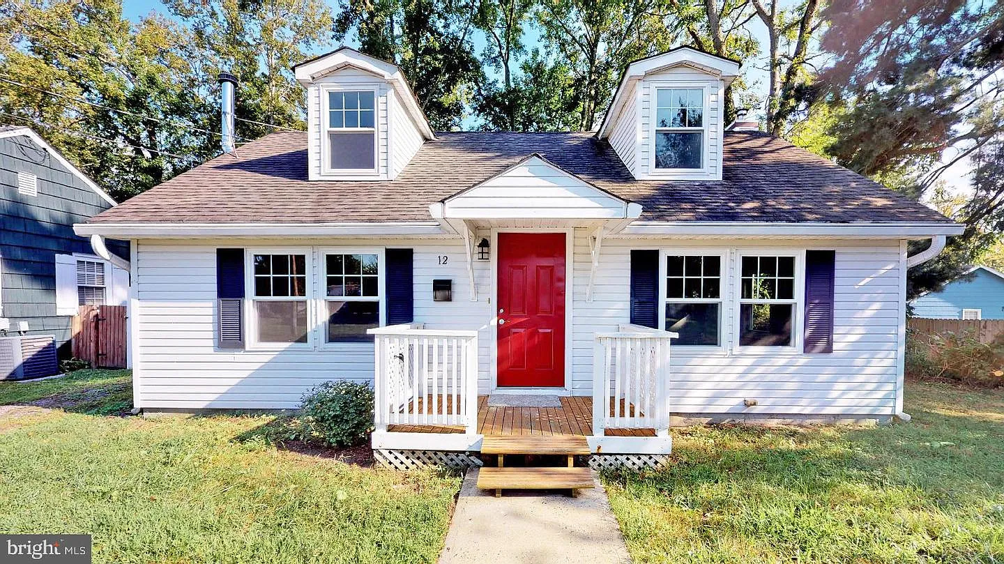 12 Crystal Ave photo 1