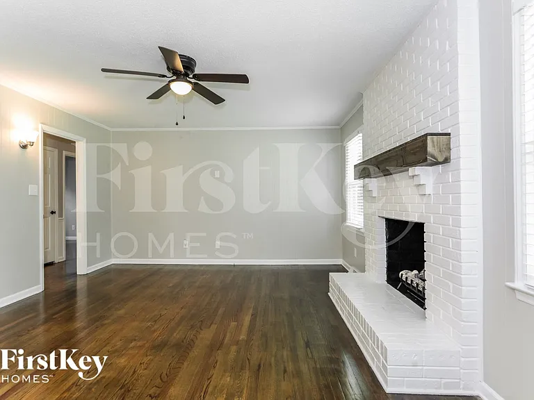 524 Jasin Dr — Photo 3