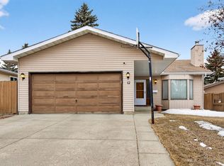 12 Grand Meadow Cres NW, Edmonton, AB T6L 1A2