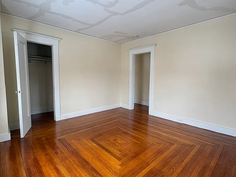 49 Hubinger St — Photo 14