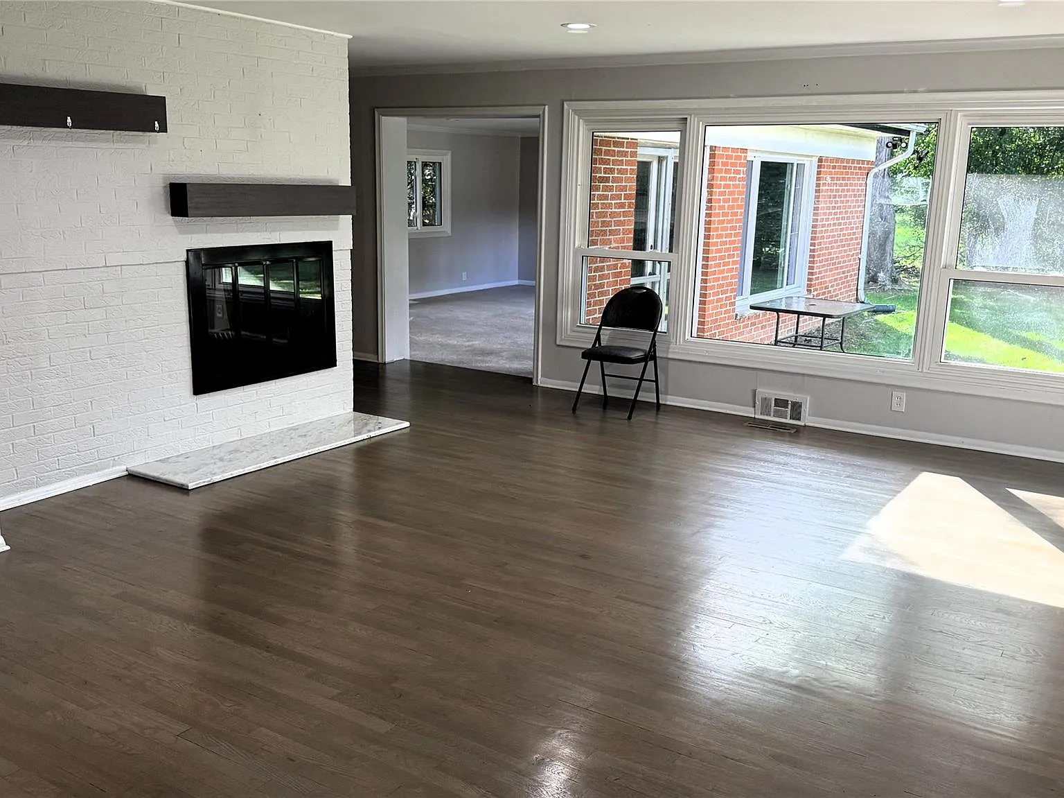 3 bed, 3.0 bath, 1975 sqft, $2,700 — Photo 3