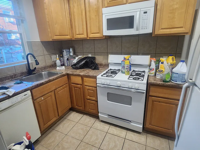 625 E Annsbury St — Photo 3