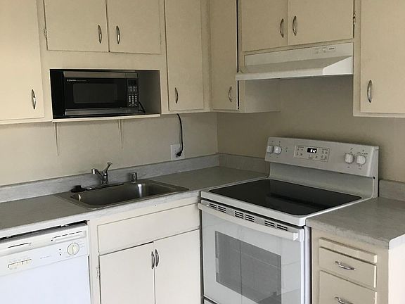 5th image of 231 S Bayview Ave APT 17