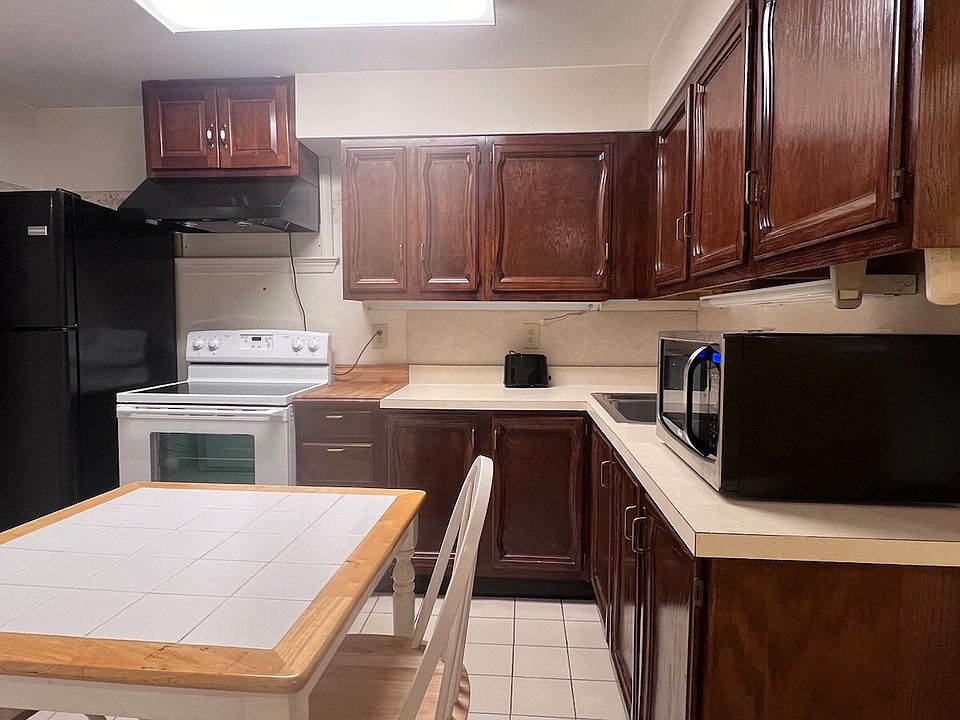 Kitchen, Countertop, Appliances