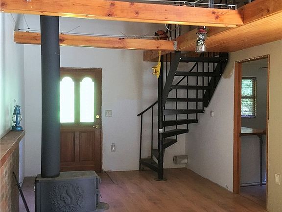 4th image of 19532 Canyon Dr