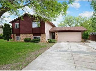 11626 Maryland Ln, Champlin, MN 55316